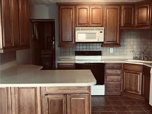 4th image of 1566 Pueblo Dr
