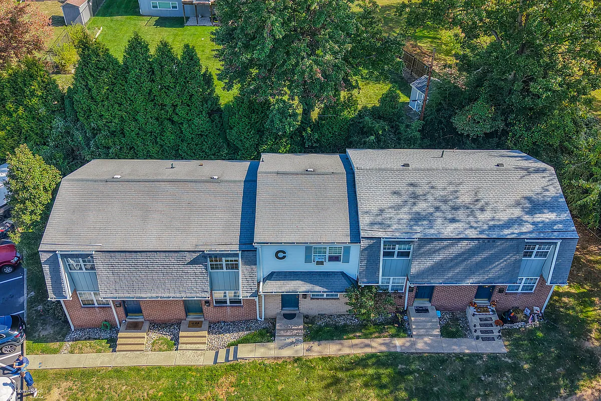 Building Photo - 305 S Warminster Rd #D3