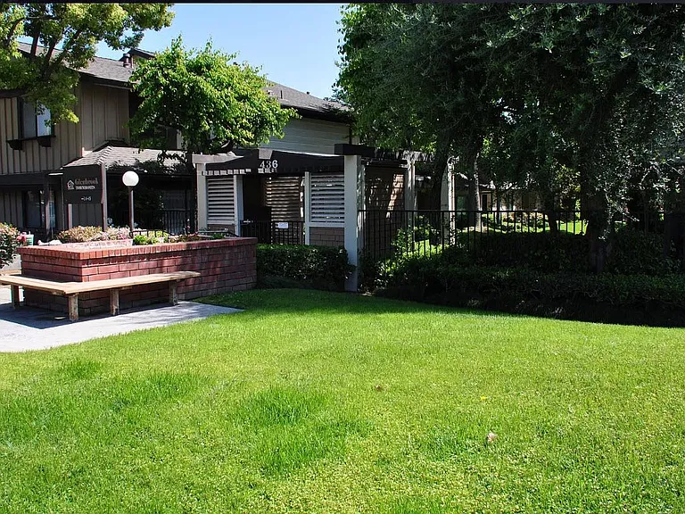 436 Fairview Ave #5 — Photo 1