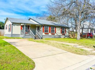 1118 Hilltop St, Belton, TX 76513