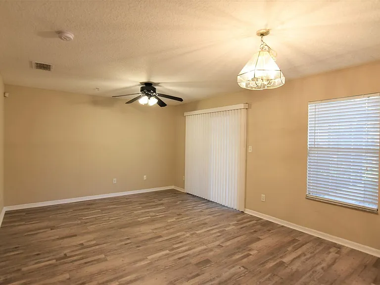 1066 Dolphin Dr — Photo 5