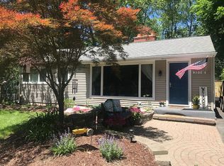 335 Red Oak Ln, Rochester Hills, MI 48307