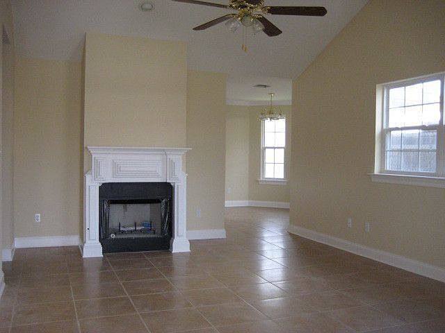 2nd image of 2900 Bradbury St