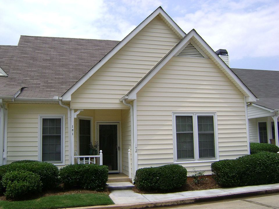 BEAUTIFUL HOME IN IMMACULATE NEIGHBORHOOD