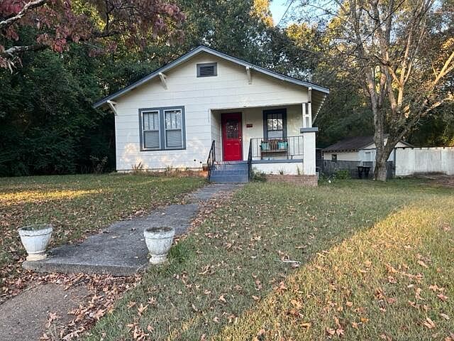 1st image of 512 Saint Joseph Dr NW