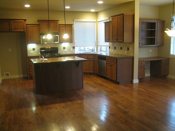5th image of 7832 Greenview Dr NE