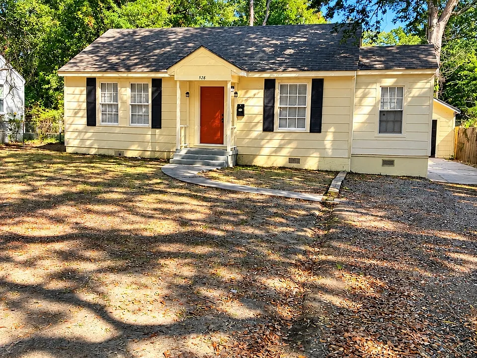 528 Woodbury Rd