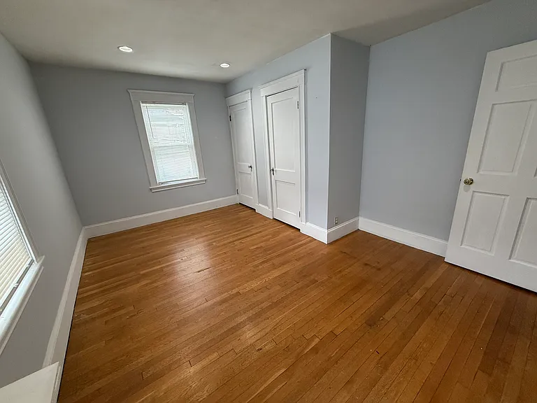 527 Gallivan Blvd #3 — Photo 11