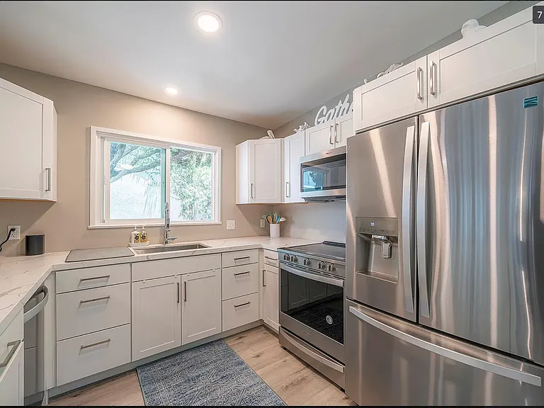 1838 Palm Dr — Photo 8