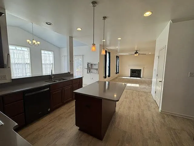 136 Alliance Ct — Photo 14