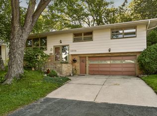 2204 11th Ave NW, Rochester, MN 55901