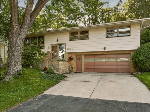 2204 11th Ave NW, Rochester, MN 55901