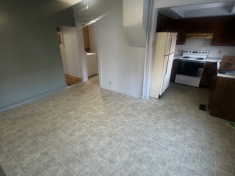 108 S Whitley St — Photo 5