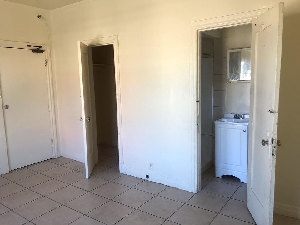 2nd image of 1520 W 8th St APT 323