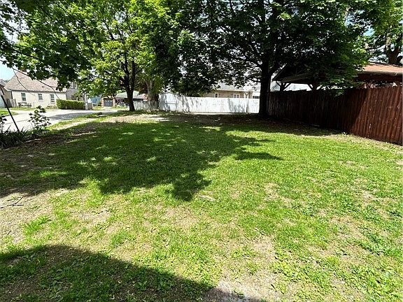 3rd image of 343 N 1st St