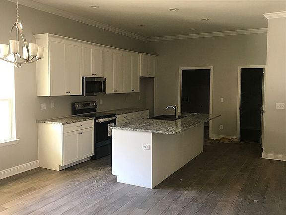 5th image of 437 York St