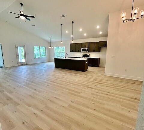 3rd image of 5232 Salvation St