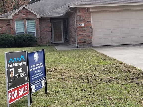 2nd image of 1004 Hopkins Dr