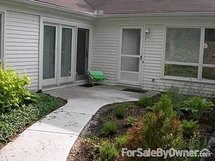 3rd image of 994 Dartmouth Dr