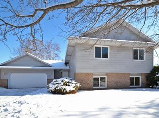 2052 Henry St N, North Saint Paul, MN 55109
