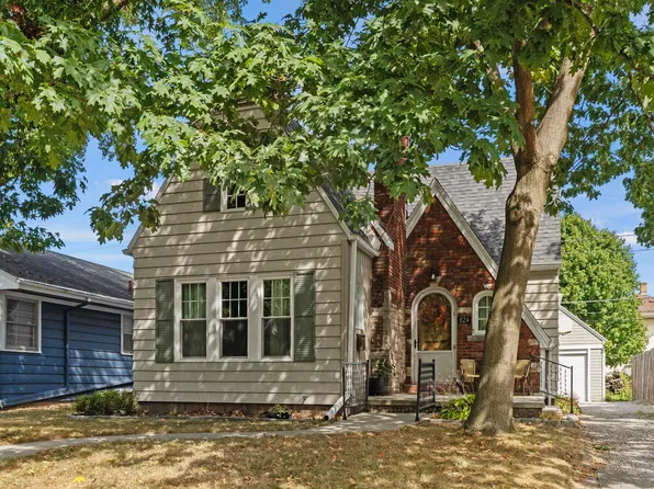 824 Prange Dr, Fort Wayne, IN 46807