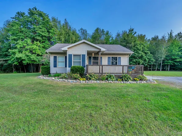 7955 Ellis Rd, Millington, MI 48746