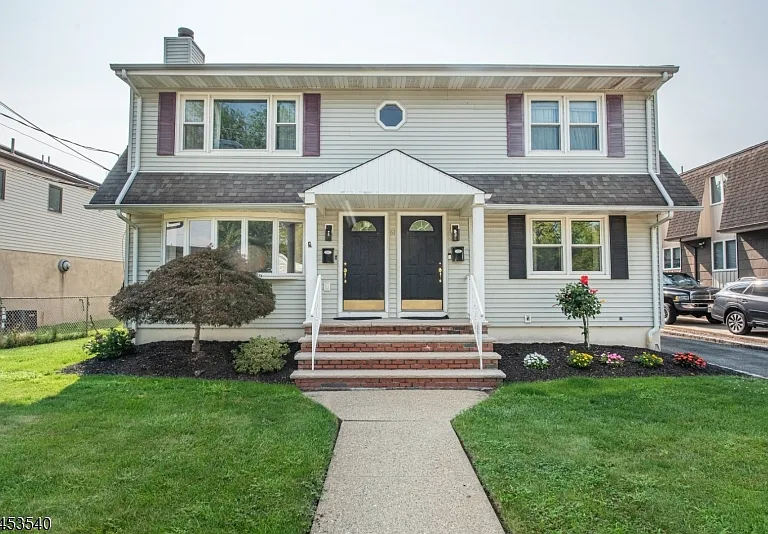 61 Elm St — Photo 1