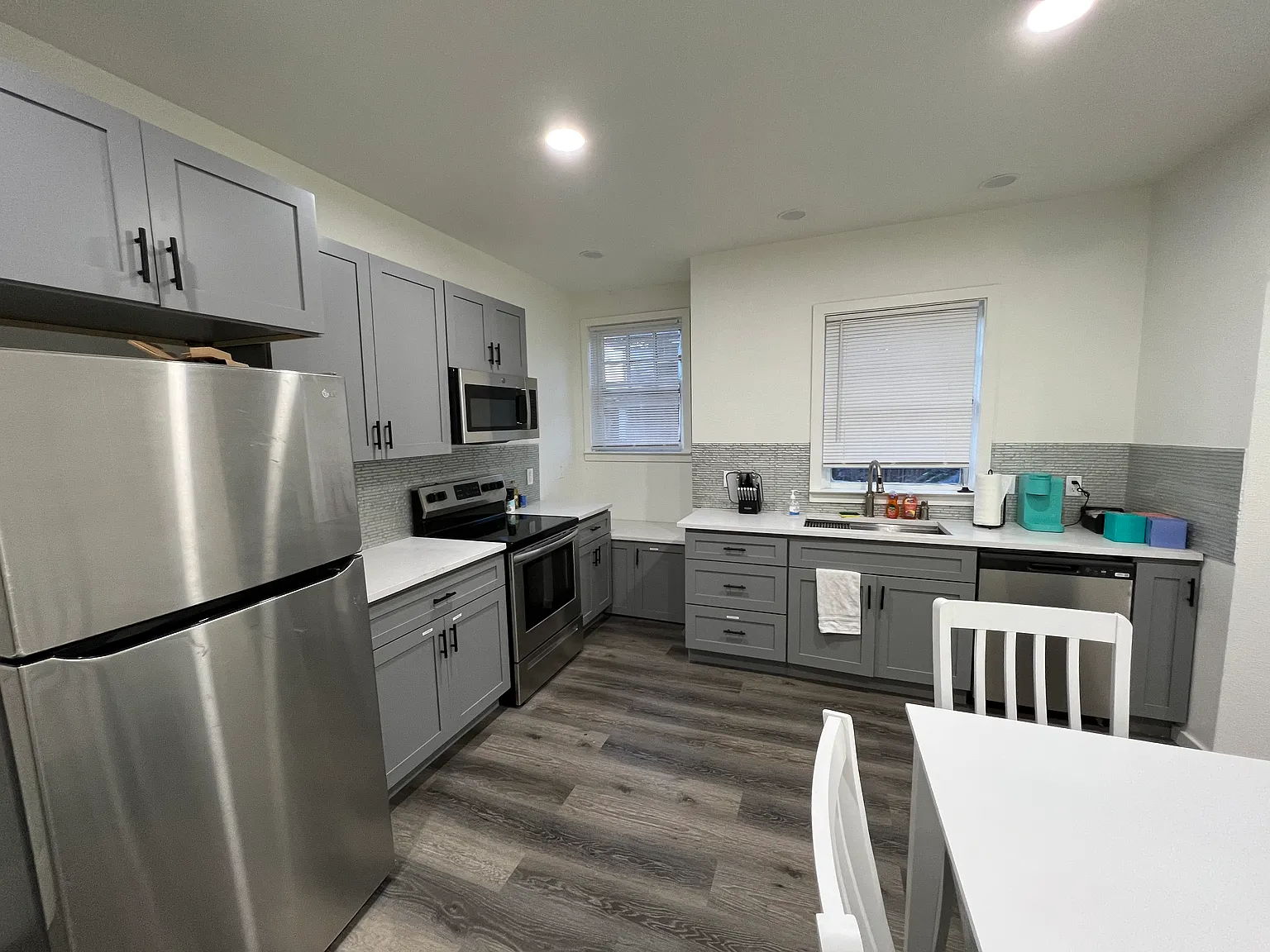 2 bed, 1.5 bath, 900 sqft, $2,000 — Photo 3