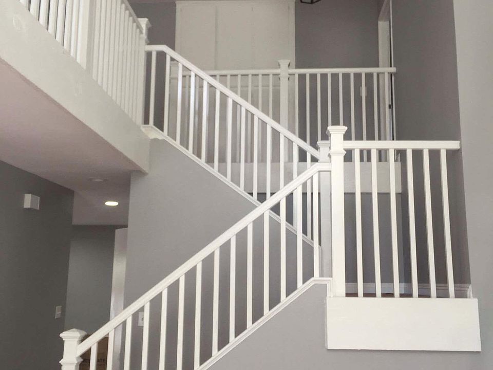 2nd image of 860 Grand Cyn