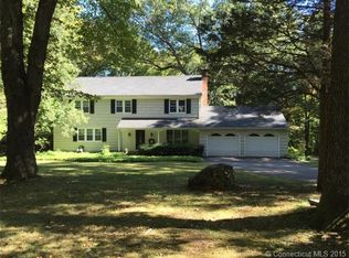 5 Chestnut Ln, Woodbridge, CT 06525