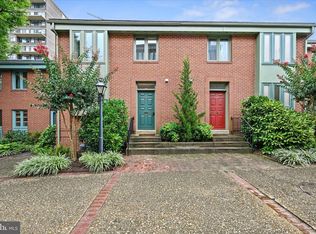 203 Bolton Pl, Baltimore, MD