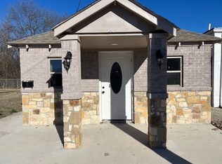 202 1/2 N Morris St, Gainesville, TX 76240