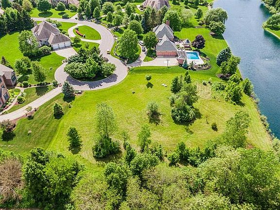 3rd image of 51193 Shannon Brook Ct