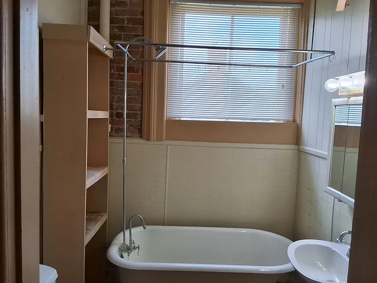 204 N Mulberry St — Photo 17
