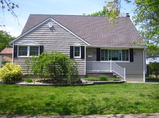 116 Raphael Rd, Totowa, NJ 07512