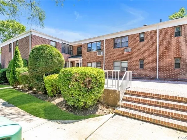 1205 Broadway #F-24, Hewlett, NY 11557