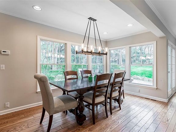 5th image of 1136 Sheerbrook Dr
