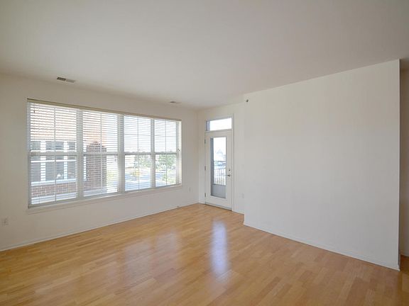 5th image of 3872 S Lake Dr #225