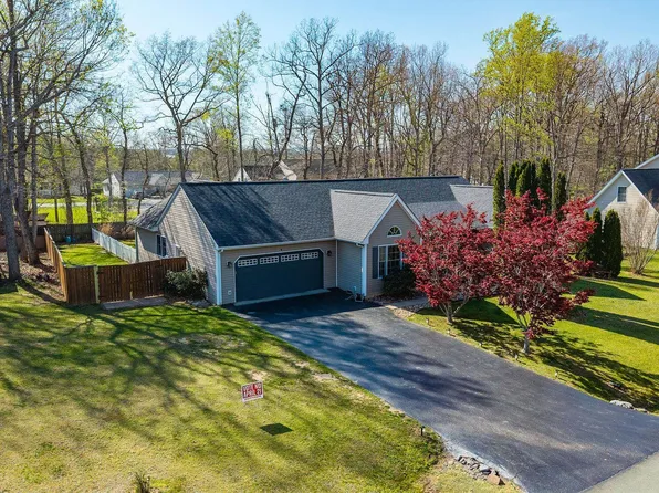 297 Arrowhead Ln, Stuarts Draft, VA 24477