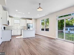 217 Spruce Ave, Edgewater, MD 21037