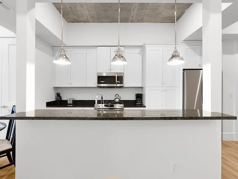 300 East Apartments — Photo 180