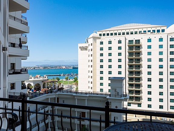 4th image of 700 W Harbor Dr W #1006