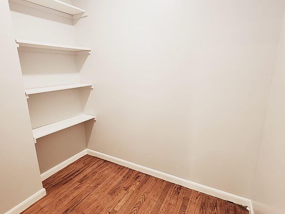 5th image of 108 Bayview Ave #102
