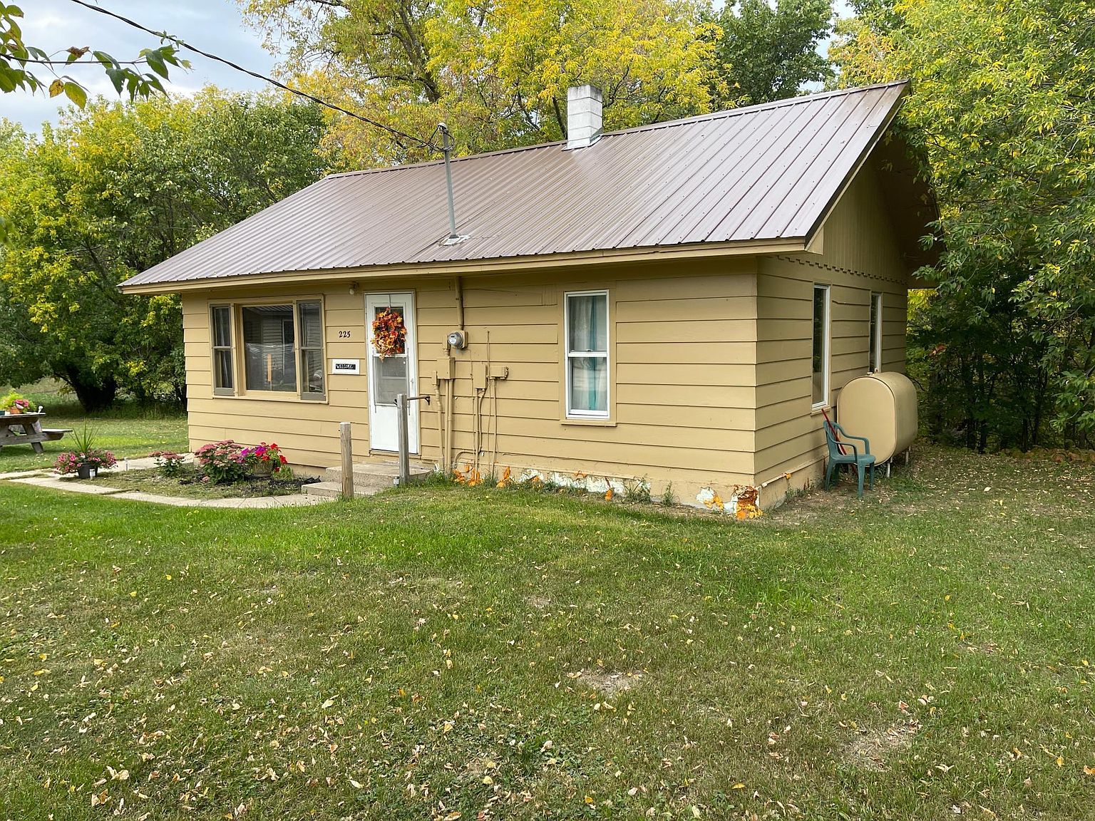 225 2nd St NE, Menahga, MN 56464 MLS 6444711 Zillow