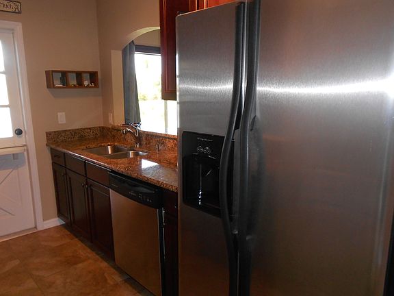 3rd image of 3206 S Lakeview Cir APT 105