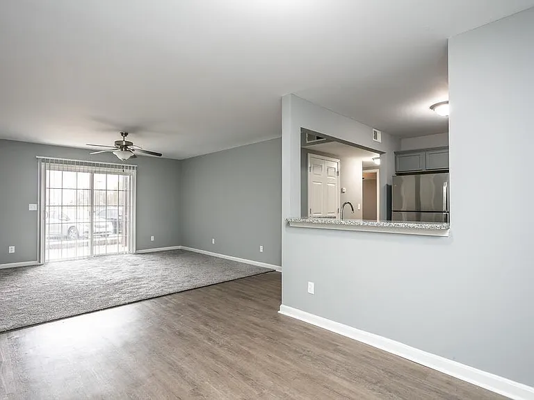 Polo Springs Apartments — Photo 3
