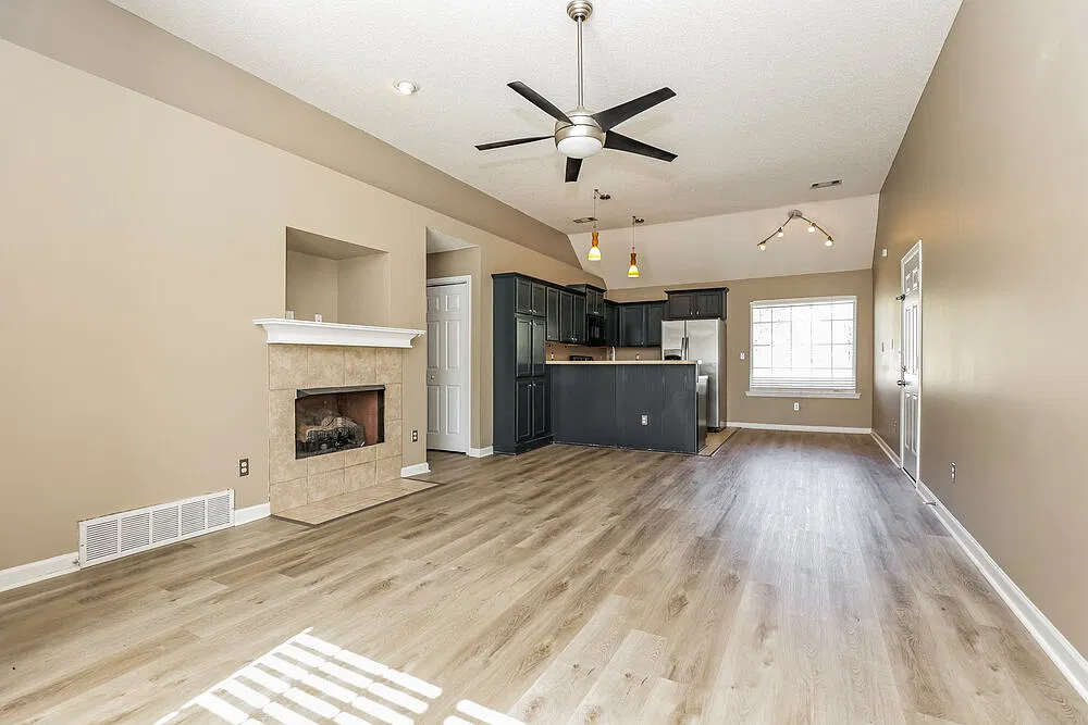 4 bed, 2.0 bath, 1440 sqft, $2,055 — Photo 4