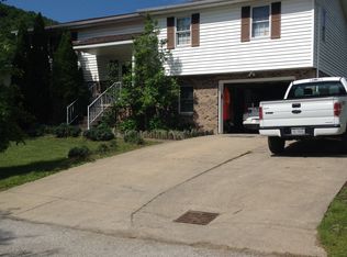 20 Hickory Ln, Madison, WV 25130