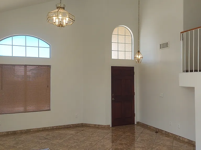 6102 W Fallen Leaf Ln — Photo 3