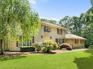 191 Fairway Dr, Seekonk, MA 02771